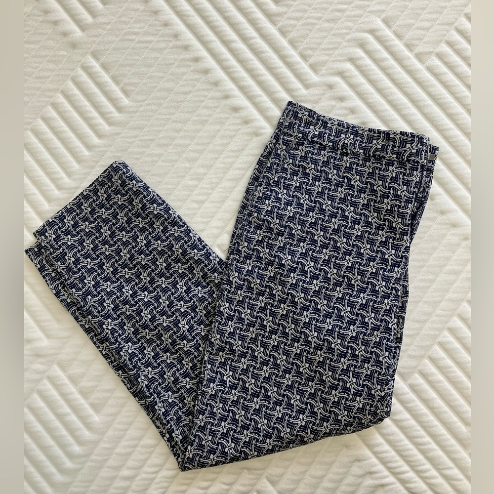 Banana Republic Avery slacks in a blue and white print Size 6 - Picture 3 of 4
